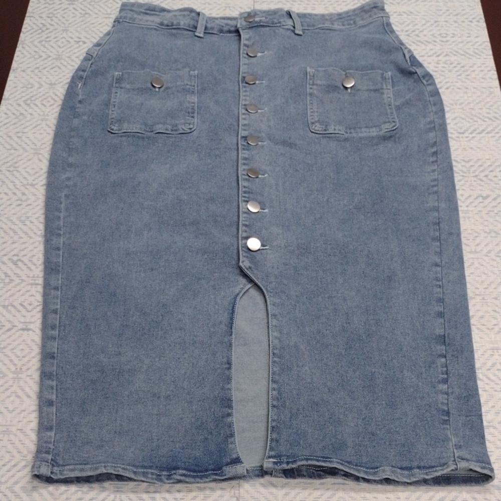 Denim Midi Skirt with Button Front And pockets. Stretch, Casual, Vacation.